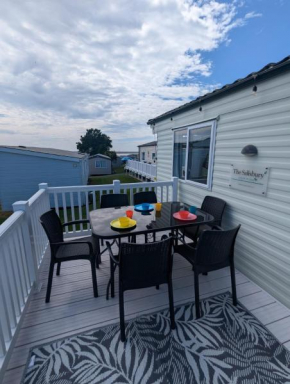 LOVELY FAMILY DOG FRIENDLY CARAVAN on LITTLESEA HOLIDAY PARK WEYMOUTH HAVEN